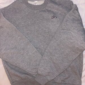 ALO Yoga Men’s Heather Grey Crewneck Sweatshirt